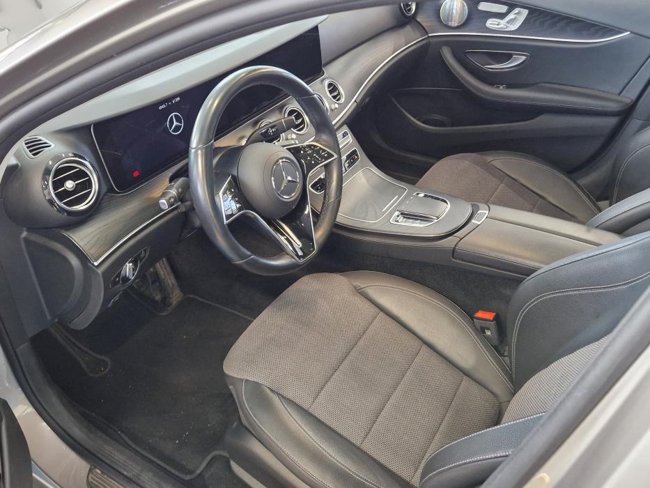 MERCEDES-BENZ E 2023