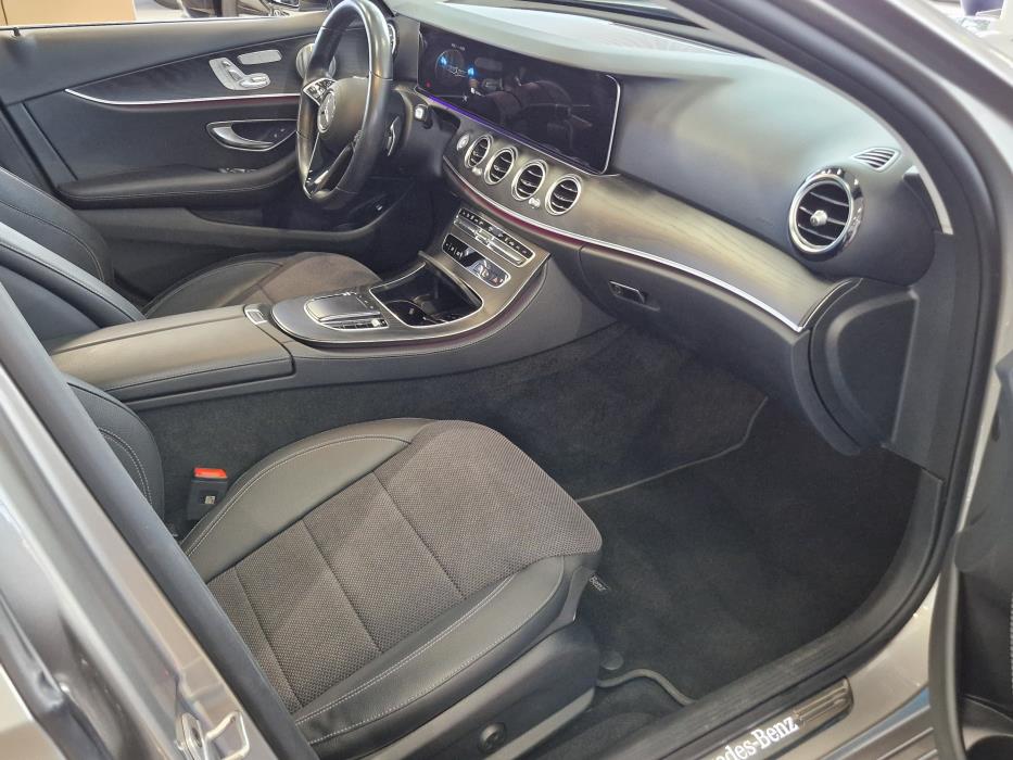 MERCEDES-BENZ E 2023
