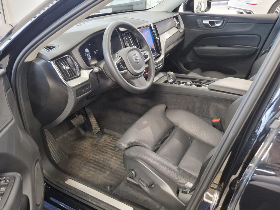 VOLVO XC60 2024