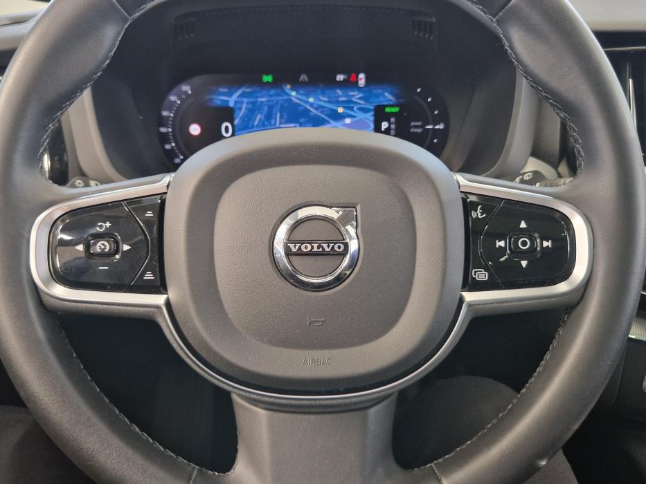 VOLVO XC60 2024
