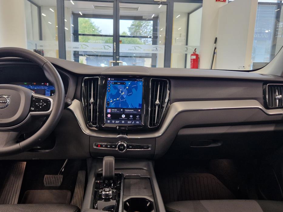 VOLVO XC60 2024