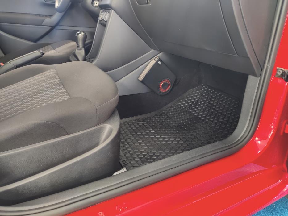 VOLKSWAGEN Polo 2016