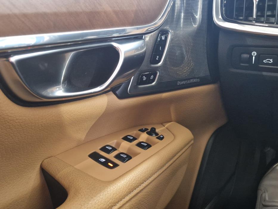 VOLVO V90 2019