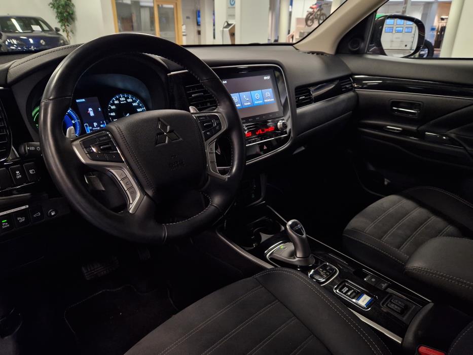 MITSUBISHI Outlander PHEV 2020