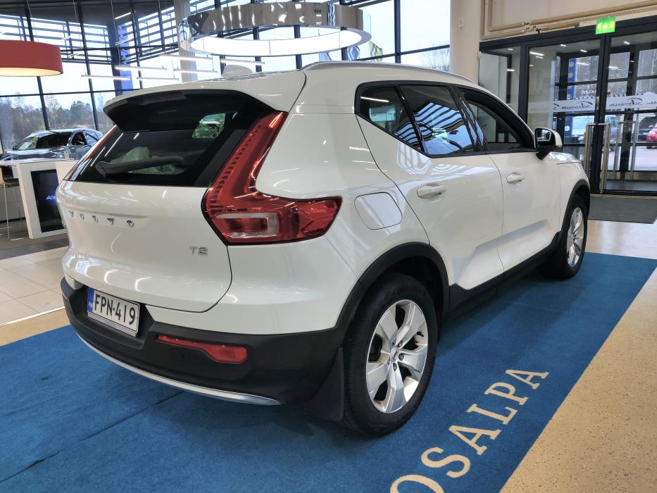 VOLVO XC40 2021