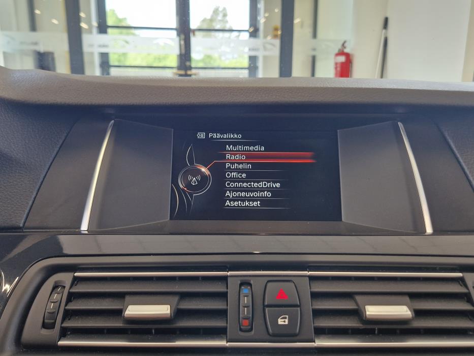 BMW 518 2016