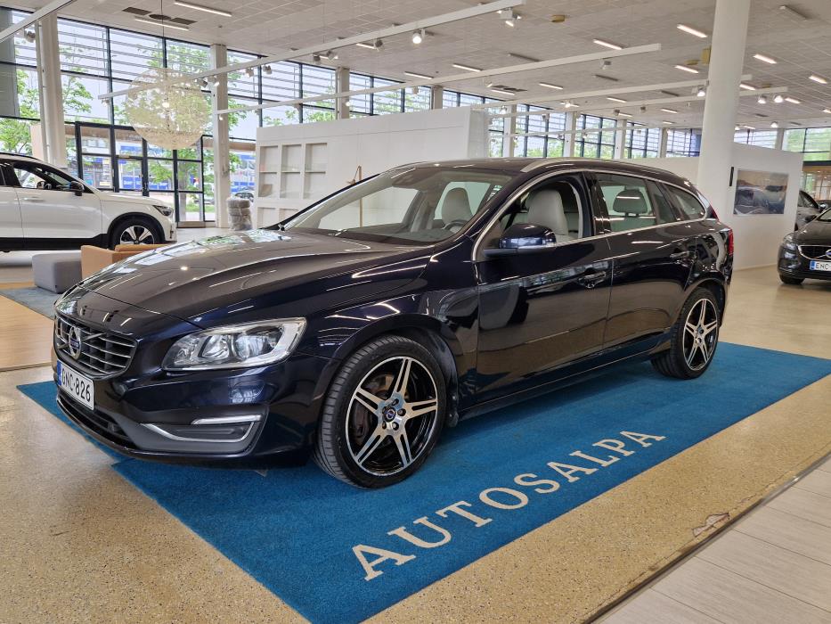 VOLVO V60 2015