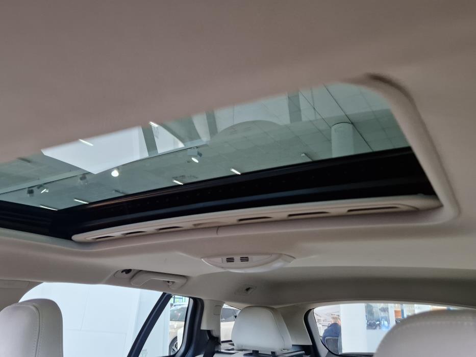 VOLVO V60 2015