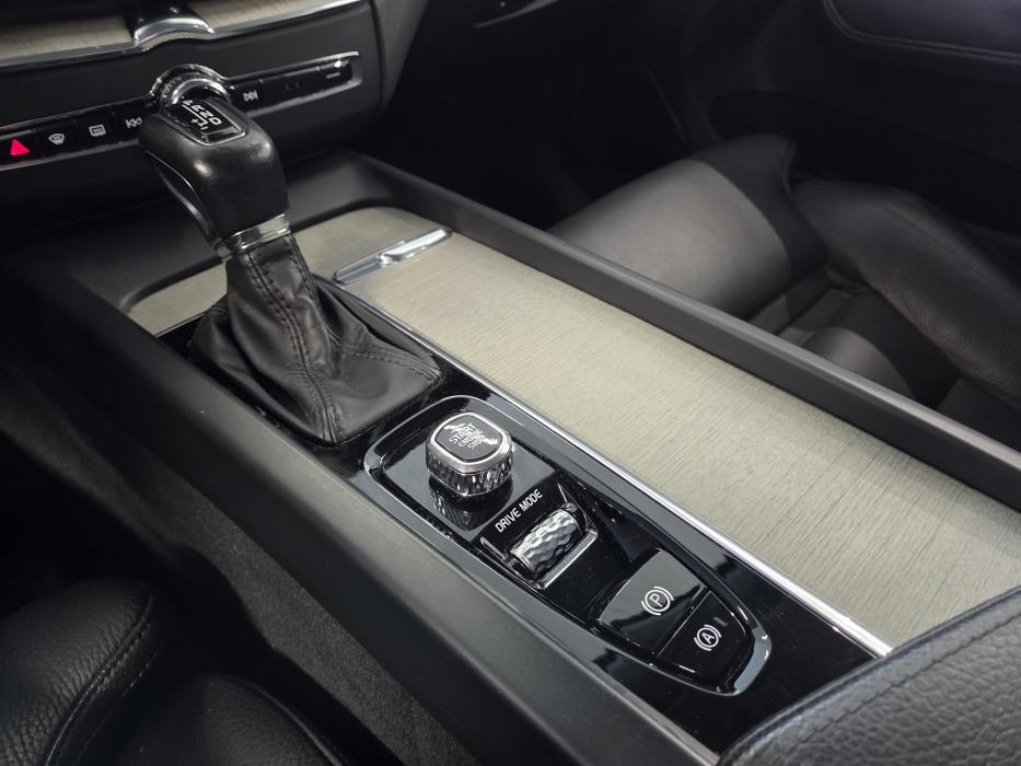 VOLVO XC60 2018