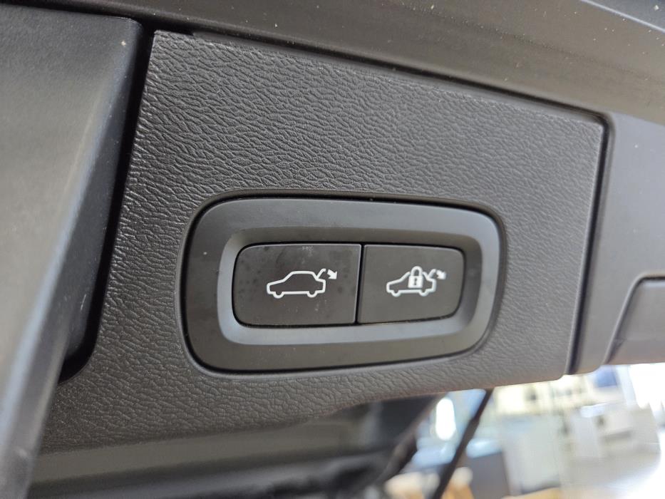 VOLVO XC60 2018