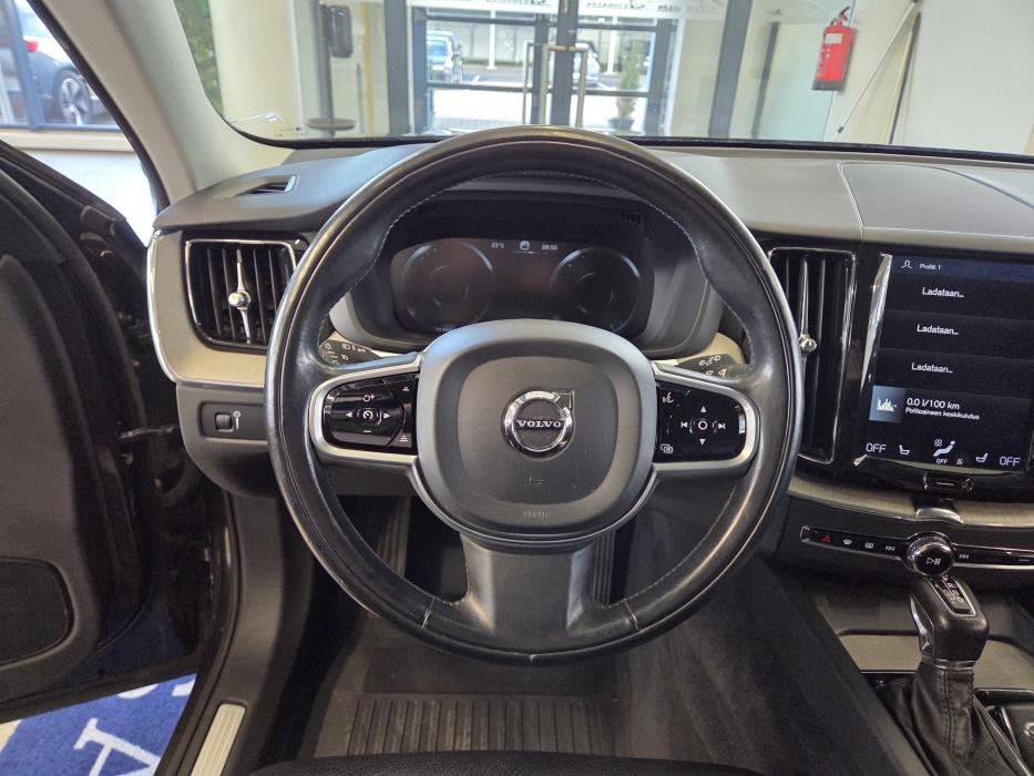 VOLVO XC60 2018