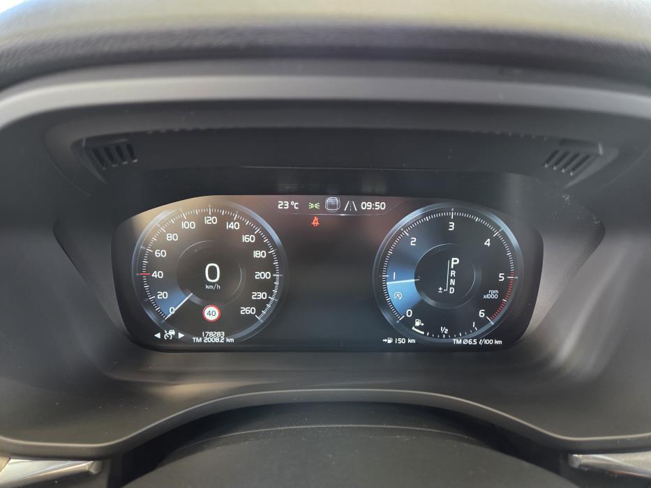 VOLVO XC60 2018