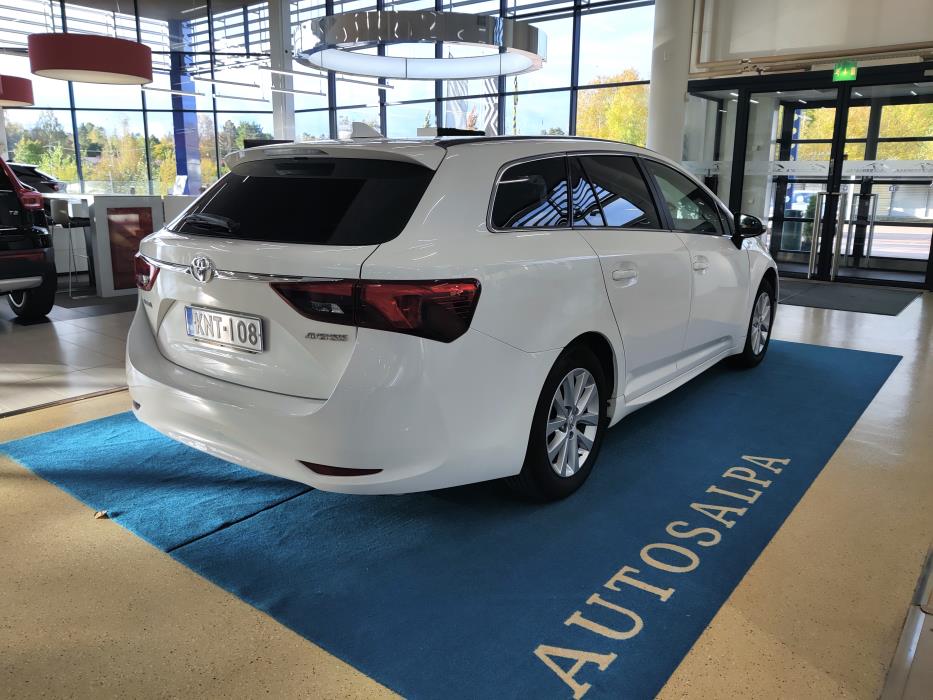 TOYOTA Avensis 2016