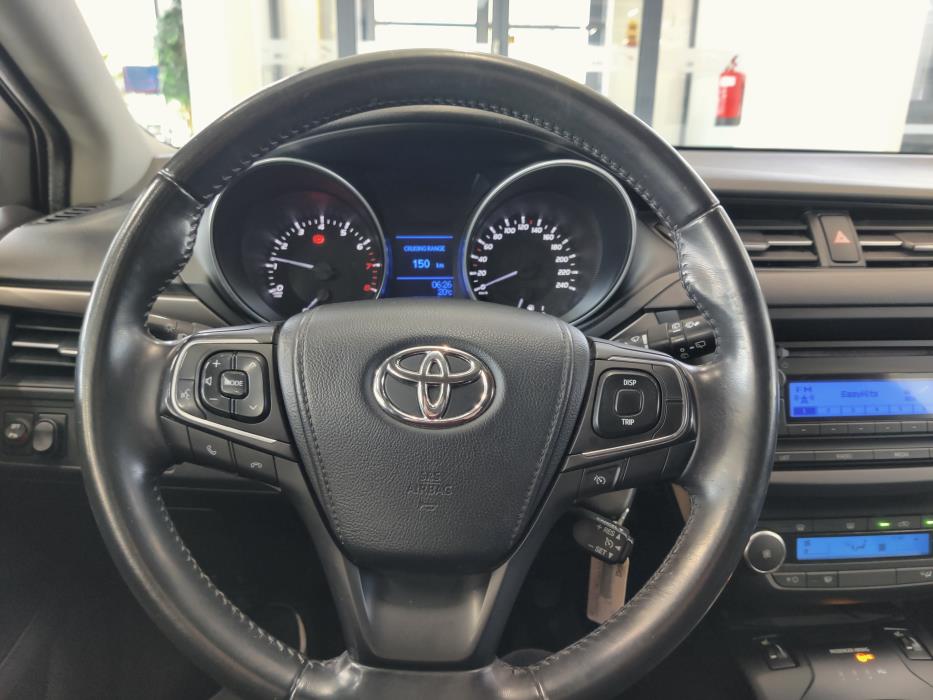 TOYOTA Avensis 2016