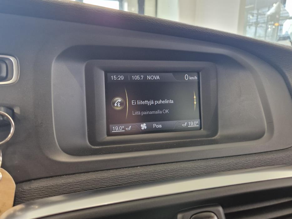 VOLVO V40 2017