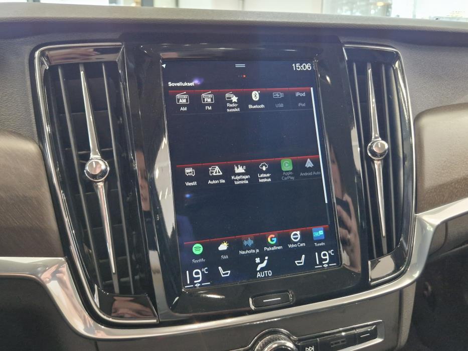 VOLVO V90 Cross Country 2018