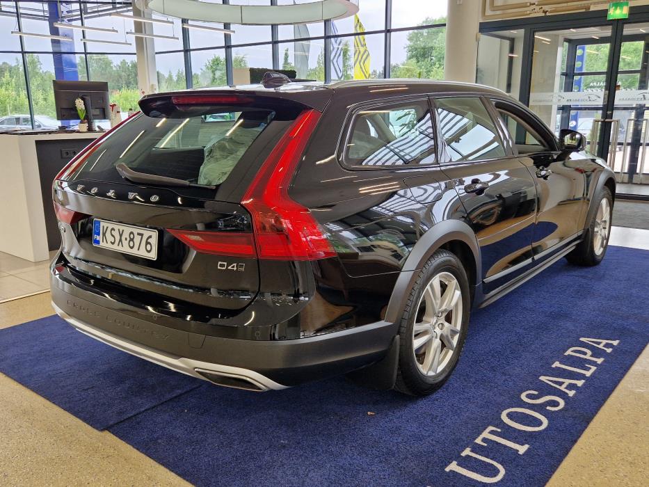 VOLVO V90 Cross Country 2018