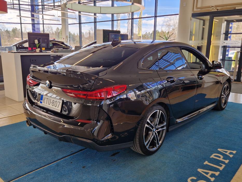 BMW 218 2021