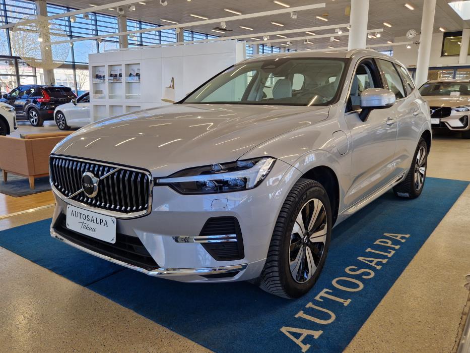 VOLVO XC60 2023