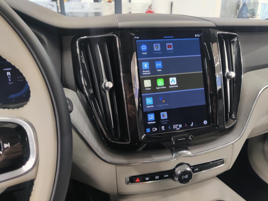 VOLVO XC60 2023