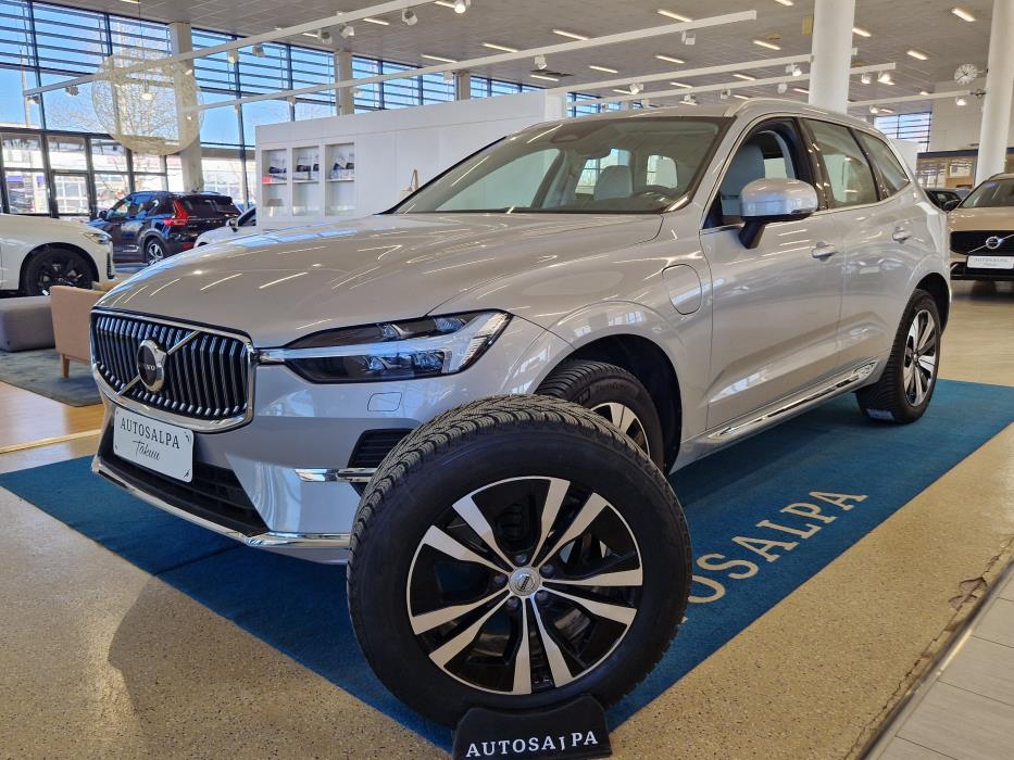 VOLVO XC60 2023