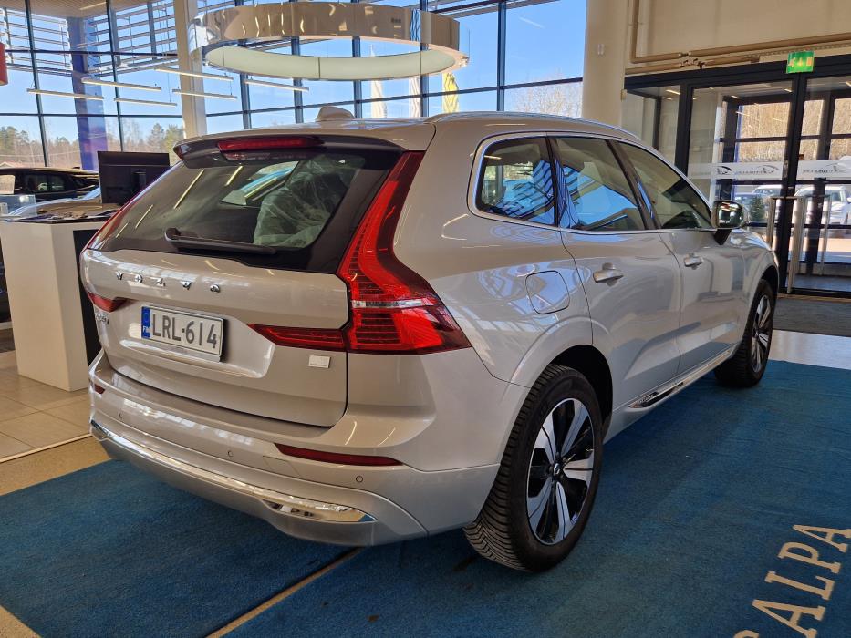 VOLVO XC60 2023
