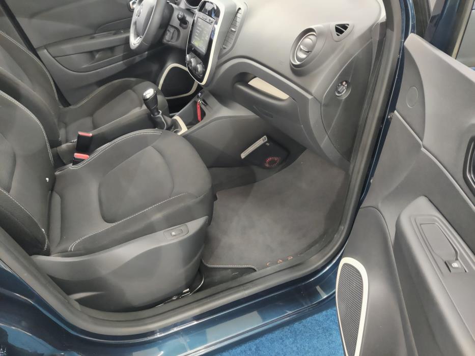 RENAULT Captur 2017