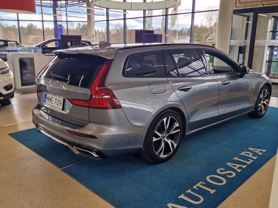 VOLVO V60 2021