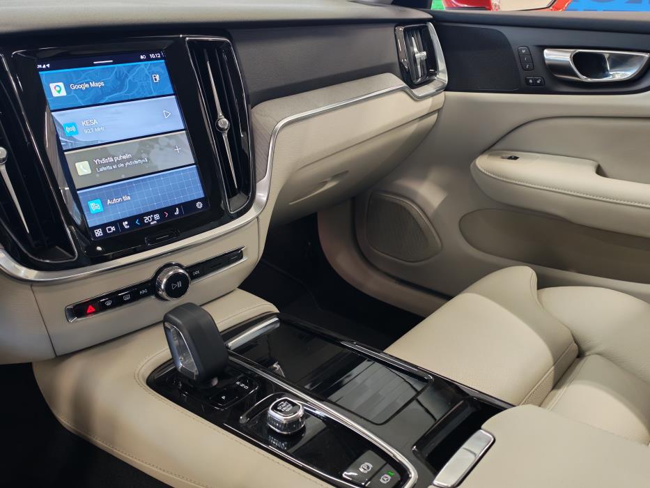 VOLVO S60 2023