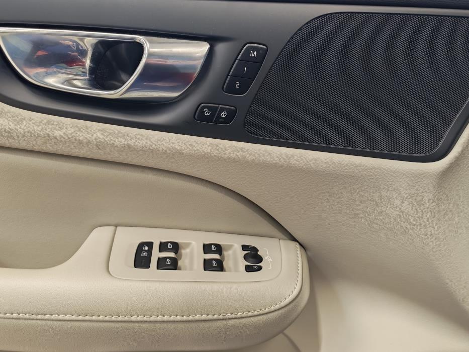 VOLVO S60 2023