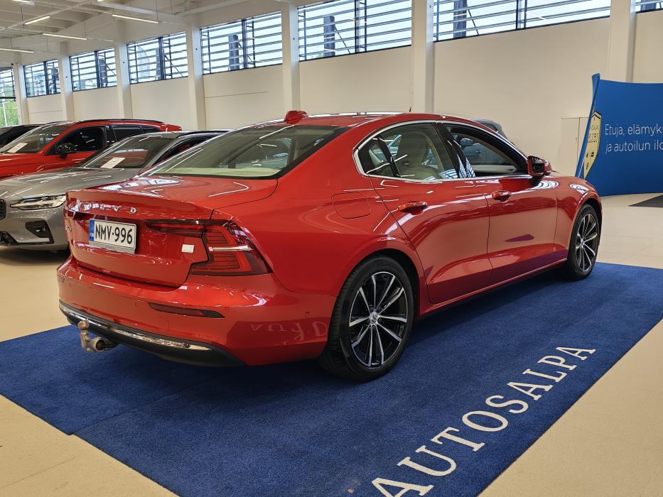VOLVO S60 2023