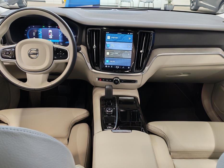VOLVO S60 2023