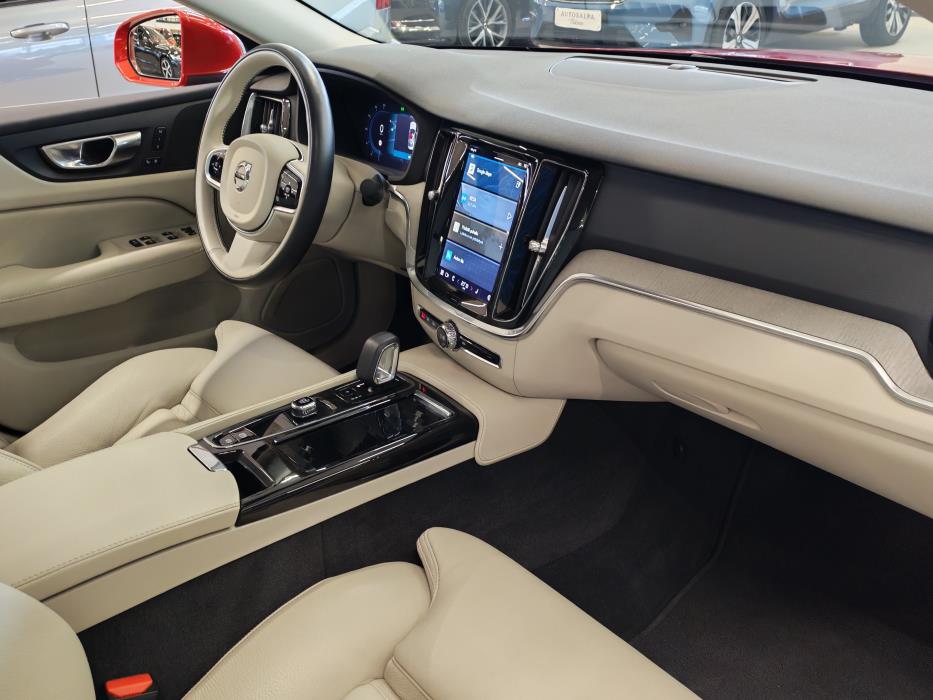 VOLVO S60 2023