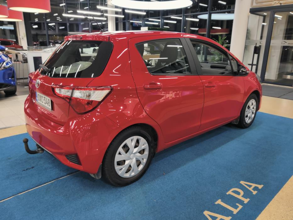 TOYOTA Yaris 2017