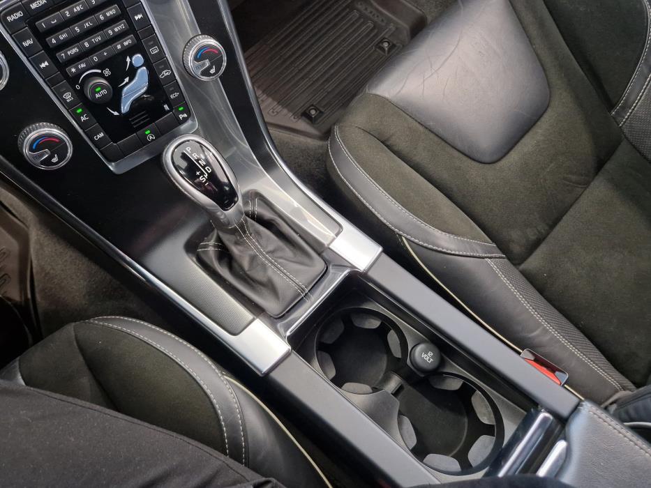 VOLVO XC60 2017