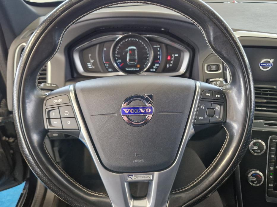 VOLVO XC60 2017