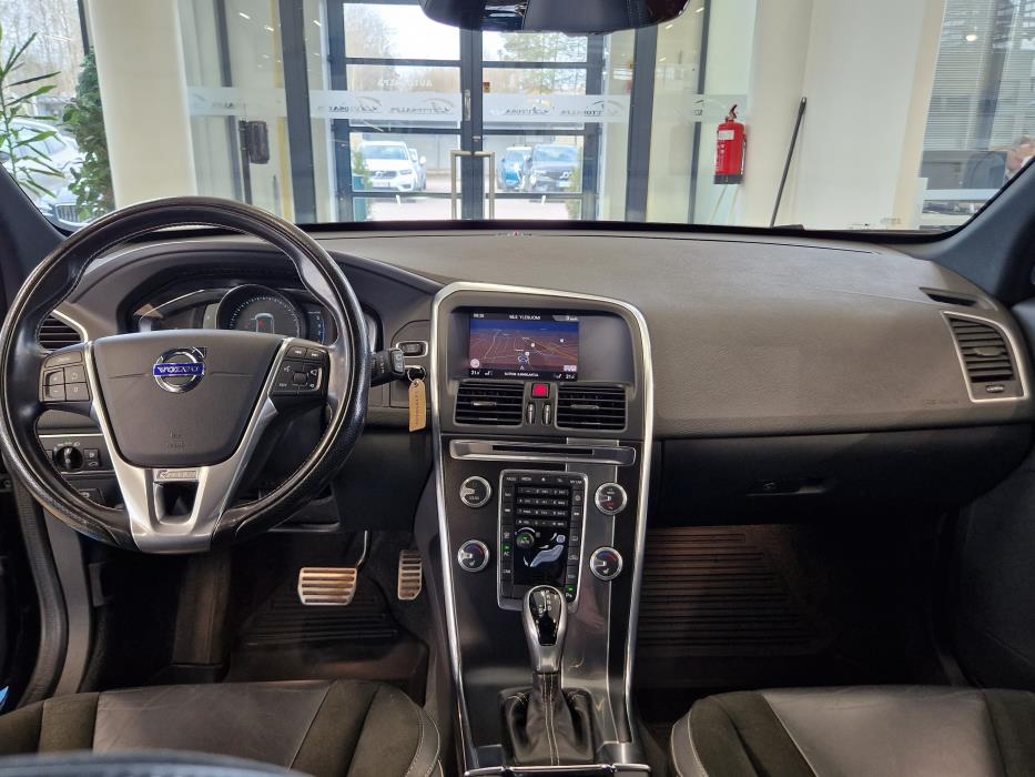VOLVO XC60 2017