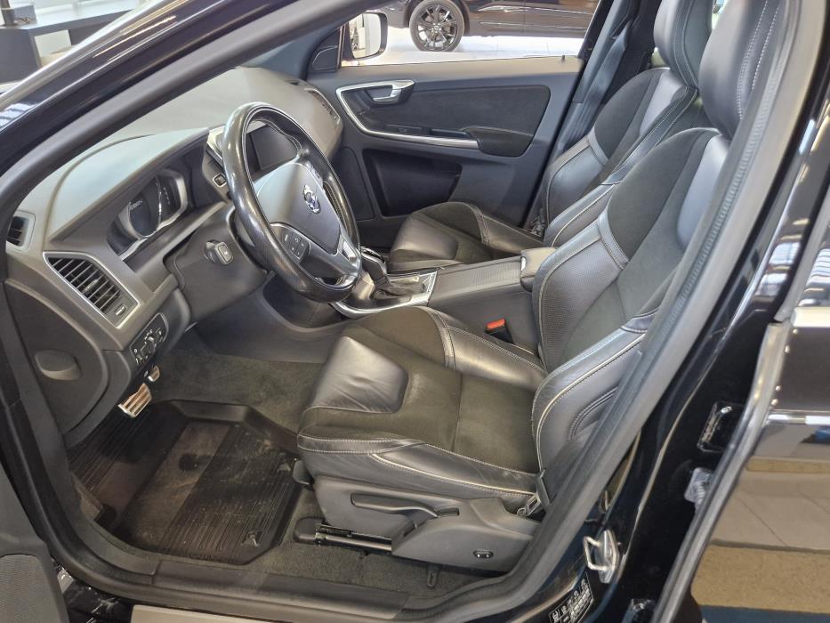 VOLVO XC60 2017