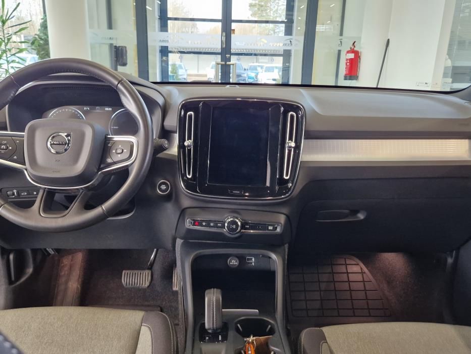 VOLVO XC40 2021