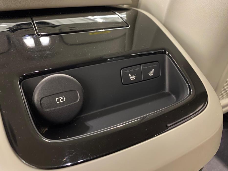 VOLVO V60 2023