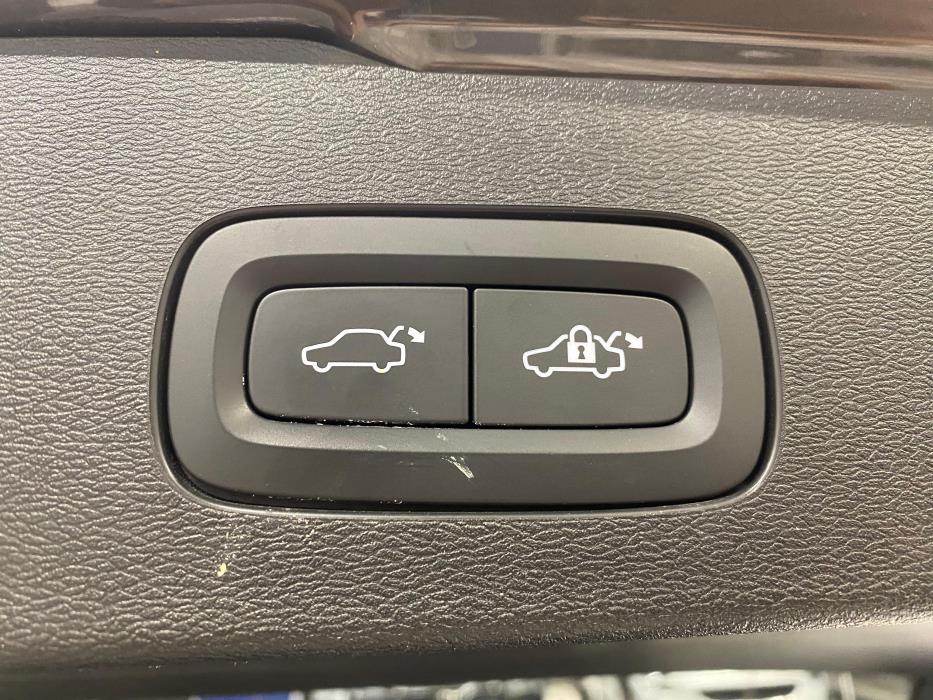 VOLVO V60 2023