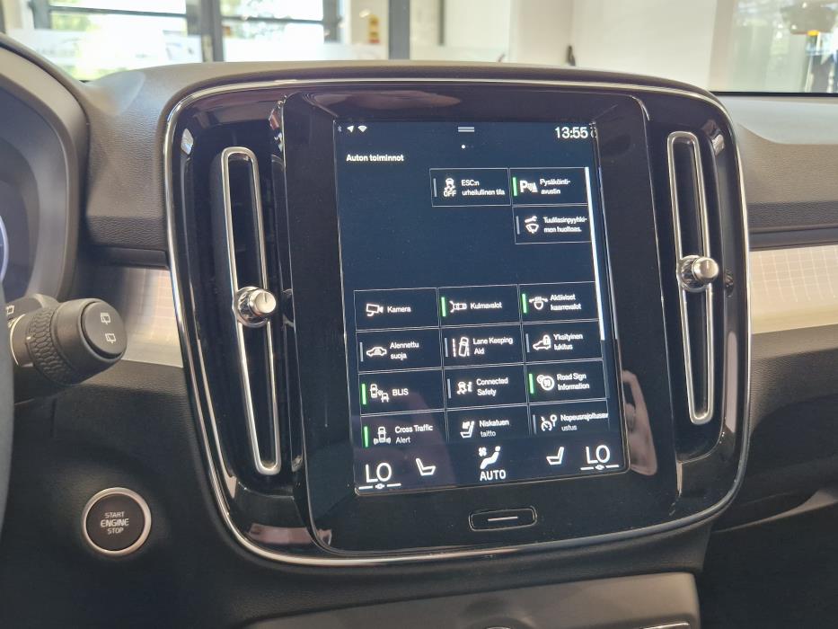 VOLVO XC40 2021