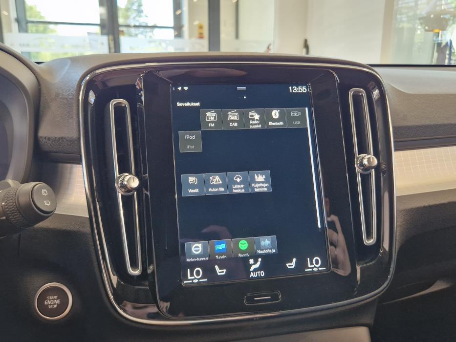 VOLVO XC40 2021