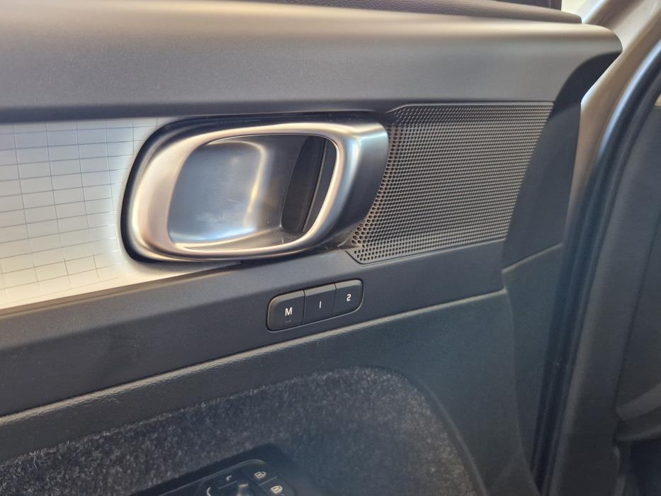 VOLVO XC40 2021