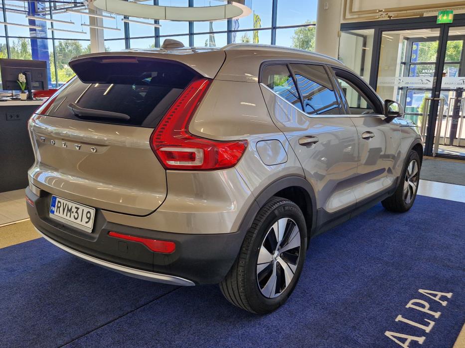 VOLVO XC40 2021