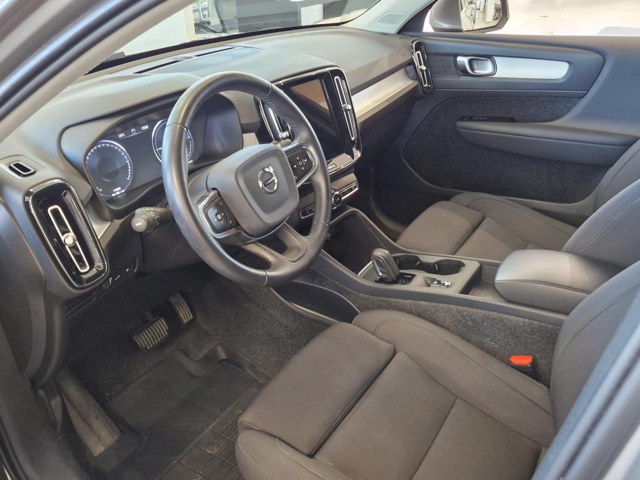 VOLVO XC40 2021