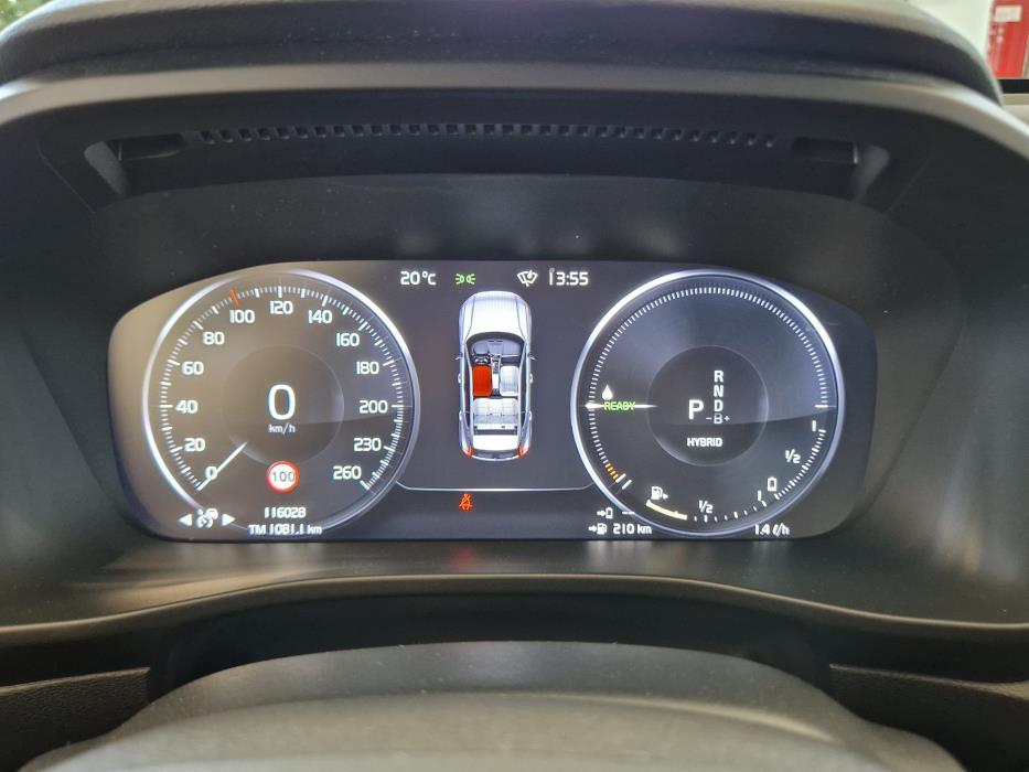 VOLVO XC40 2021