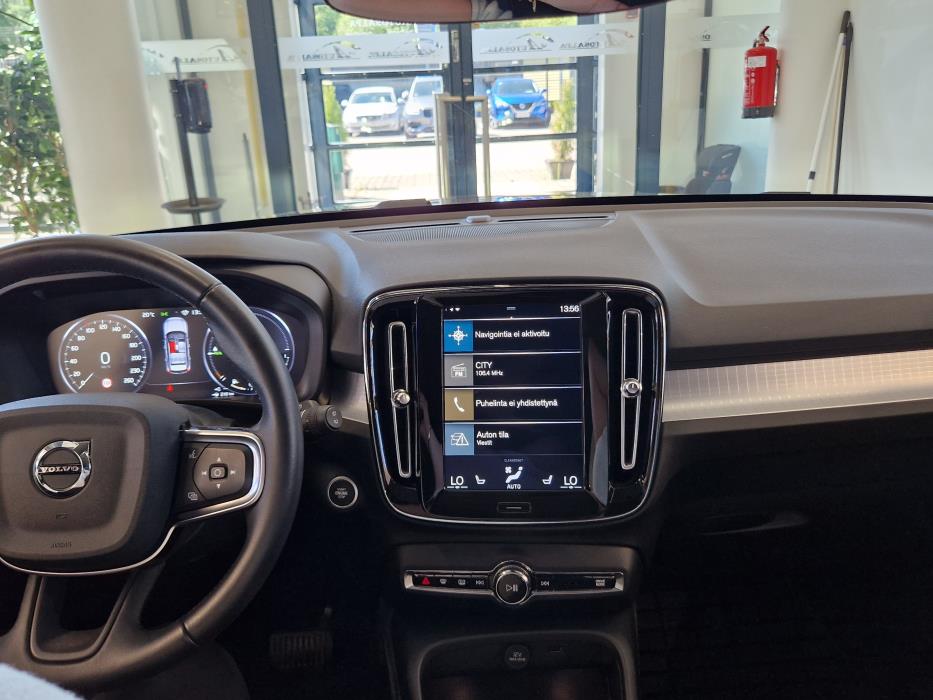VOLVO XC40 2021