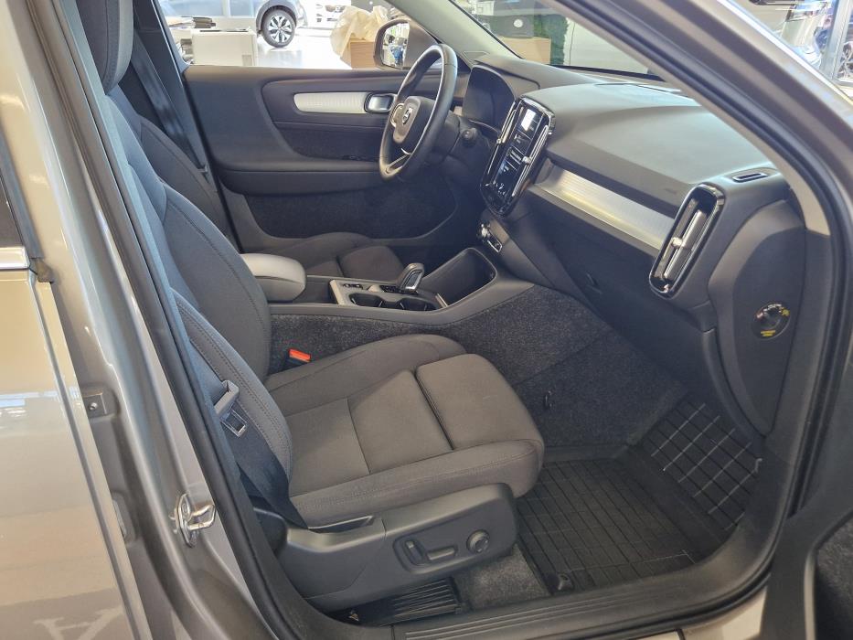 VOLVO XC40 2021