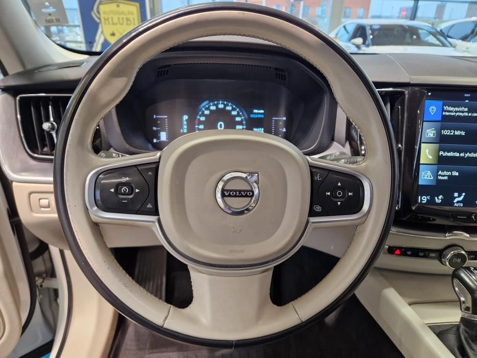 VOLVO XC60 2019